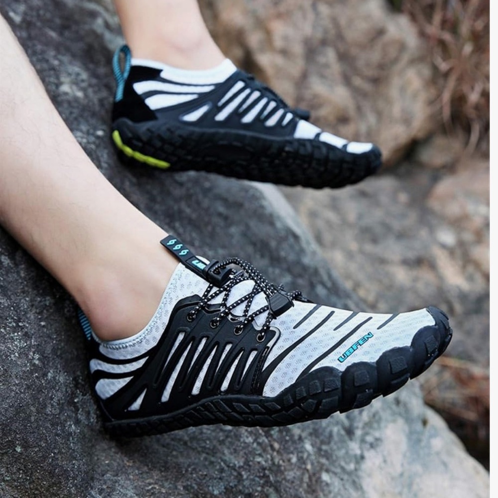 Ubfen Women’s/Mens Aqua Swim Shoes White & Black 8.5/7